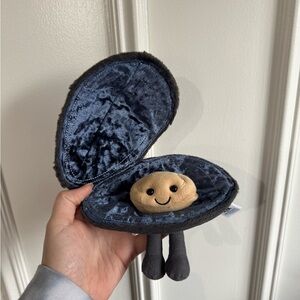 Jellycat Michele Mussel - NWOT